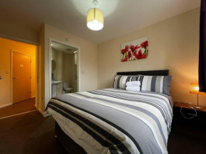 Crownford Guesthouse - Close to Hanley centre and University